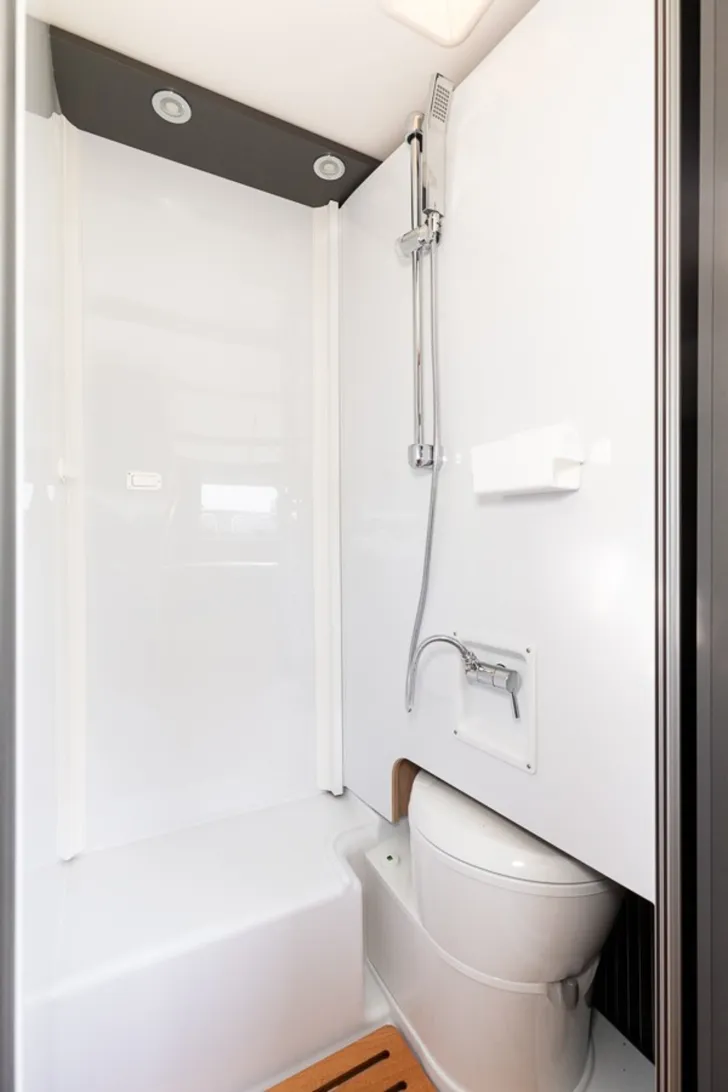 Fahrzeugbild Dethleffs Globebus Camp Active T 4 **frisch eingetroffen** #12