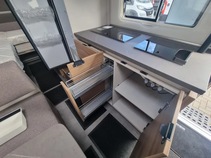Fahrzeugbild Dethleffs Nomad 490 EST Einzelbetten mit Heckbad #10