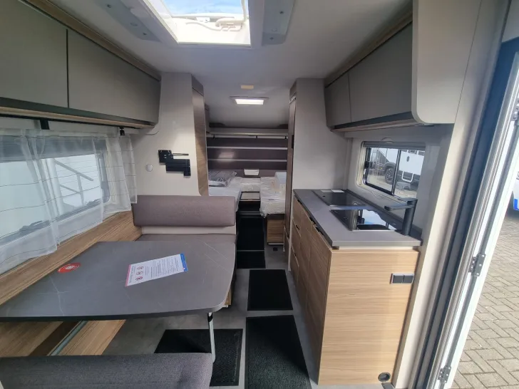 Fahrzeugbild Dethleffs Nomad 490 EST Einzelbetten mit Heckbad #18