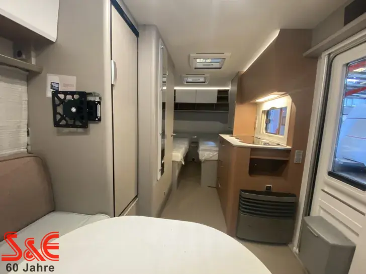 Fahrzeugbild Bürstner Averso 490 TL #7