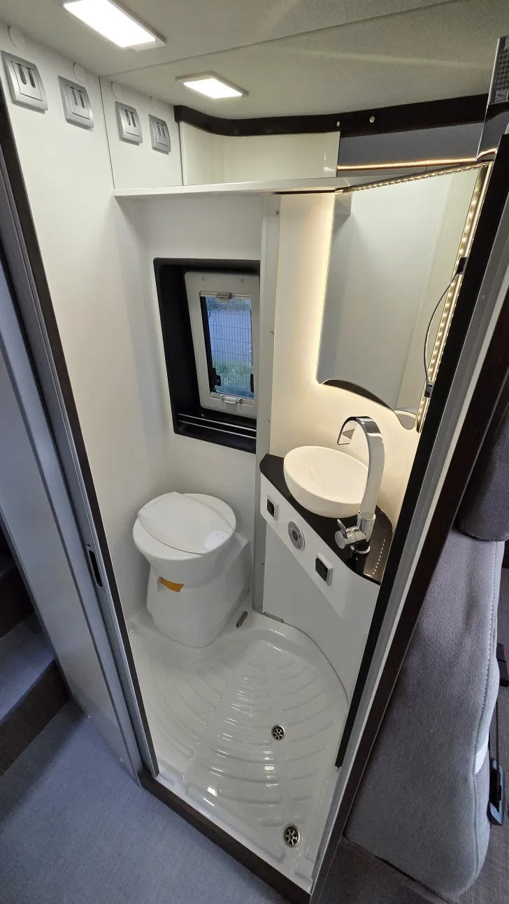 Fahrzeugbild Pössl Summit PRIME 640 ......  mit Längsbetten #7