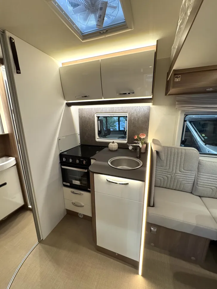 Fahrzeugbild Bürstner Lyseo TD 594 Harmony Line Winter-Komfort Paket #12