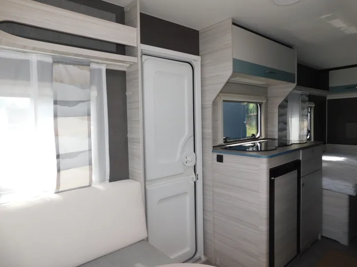 Fahrzeugbild Dethleffs c-joy 460 LE Mover, Radträger, Toilettenfenster #7