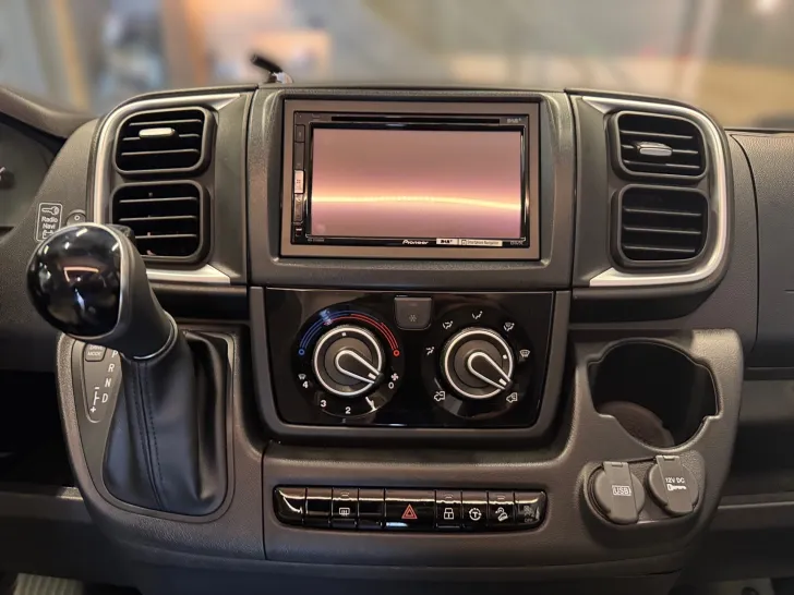 Fahrzeugbild Bürstner B66 C 600 Aufstelldach*Automatik #8