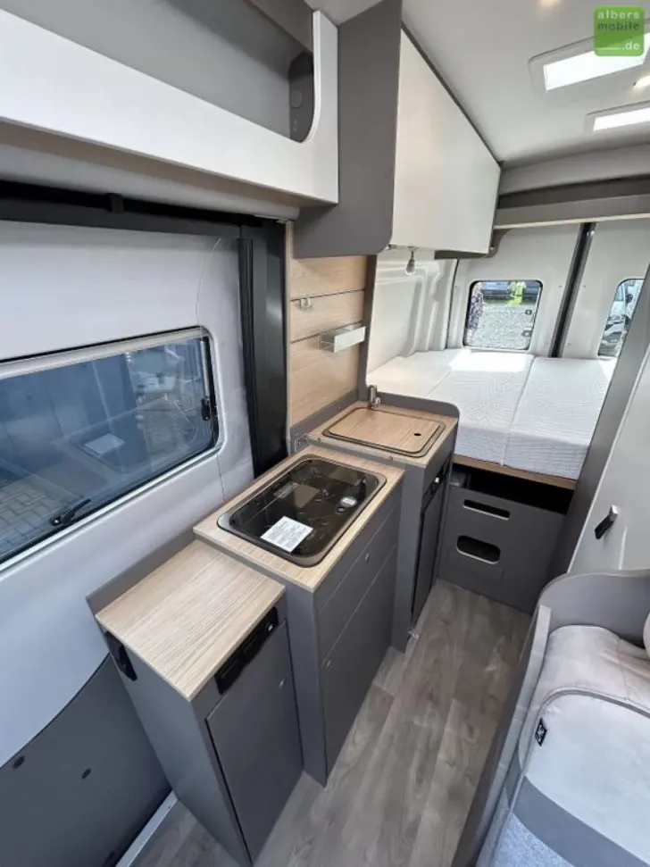 Fahrzeugbild LMC Innovan 590 2-Meter-Bett Markise AHK #13