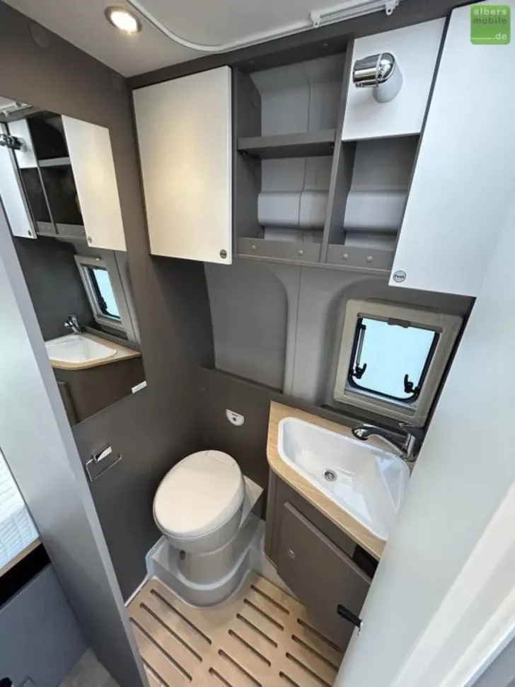 Fahrzeugbild LMC Innovan 590 2-Meter-Bett Markise AHK #16