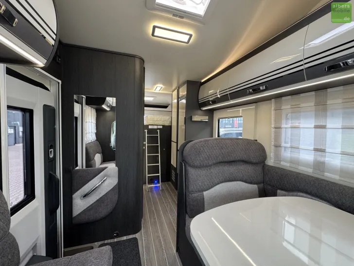 Fahrzeugbild Roller Team Kronos 290 M 4400kg 180PS Winter XXL-Garage #12