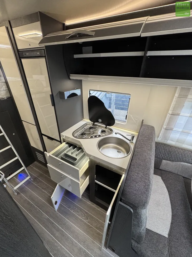 Fahrzeugbild Roller Team Kronos 290 M 4400kg 180PS Winter XXL-Garage #14