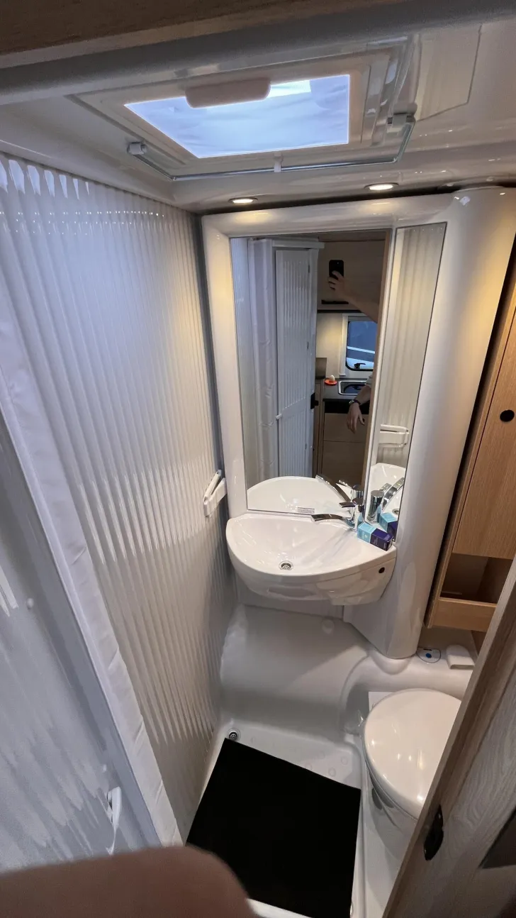 Fahrzeugbild Sunlight V 66 BESONDERS HOHE ZULADUNG #12