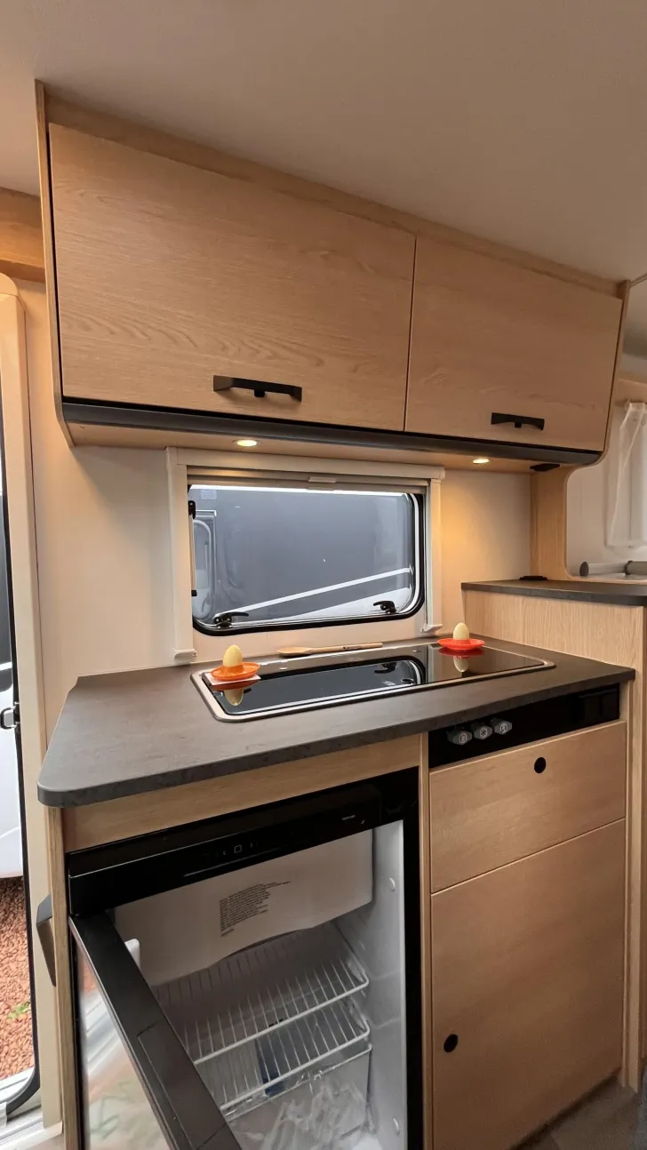 Fahrzeugbild Sunlight V 66 BESONDERS HOHE ZULADUNG #9