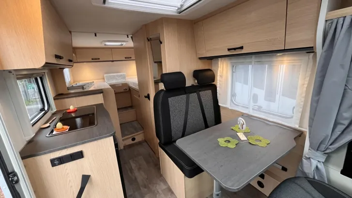 Fahrzeugbild Sunlight V 66 BESONDERS HOHE ZULADUNG #8