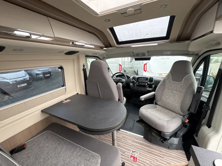 Fahrzeugbild Malibu Van First Class - Two Rooms 640 LE RB charming GT skyview #16