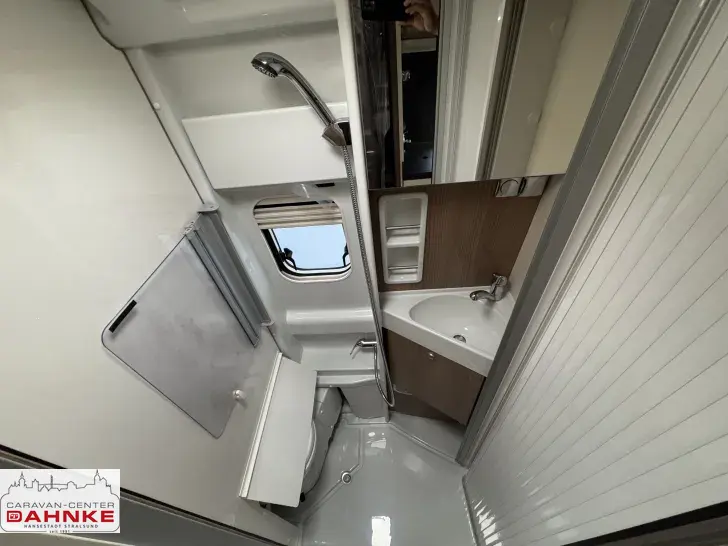 Fahrzeugbild Malibu Van Comfort 600 DB charming GT skyview Dieselheizung, Automatik #10