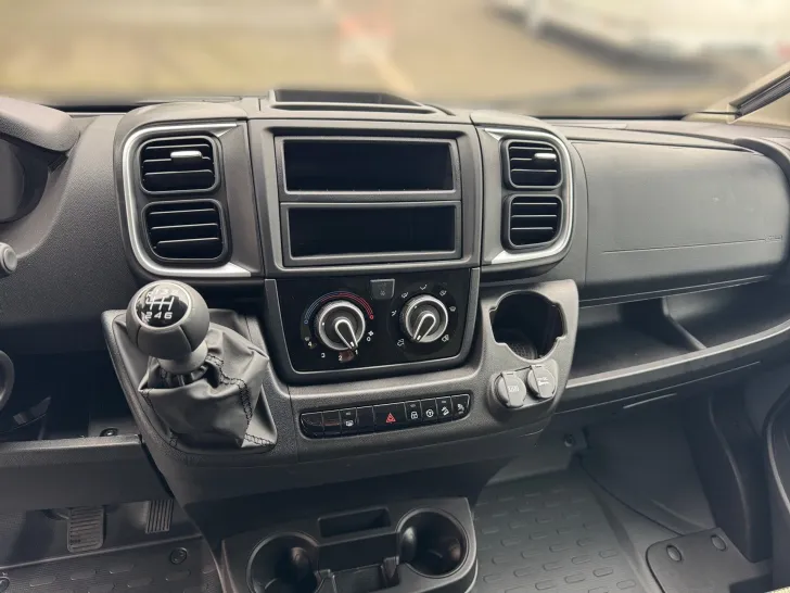 Fahrzeugbild Sunlight Camper Van CLIFF 540 Vanlife Thunder Grau #9