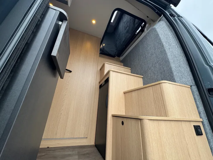 Fahrzeugbild Sunlight Camper Van CLIFF 540 Vanlife Thunder Grau #18