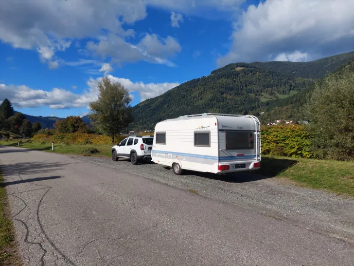 Fahrzeugbild Hobby De Luxe 350 #1