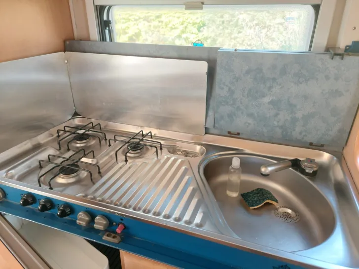 Fahrzeugbild Hobby De Luxe 350 #2