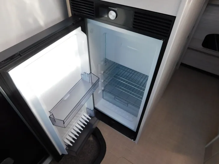 Fahrzeugbild Bürstner Lineo C 550 Markise, Combi6D/E, AWT iso+beheizt #10