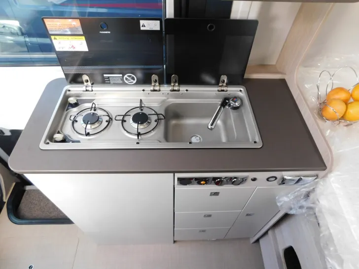 Fahrzeugbild Bürstner Lineo C 550 Markise, Combi6D/E, AWT iso+beheizt #14