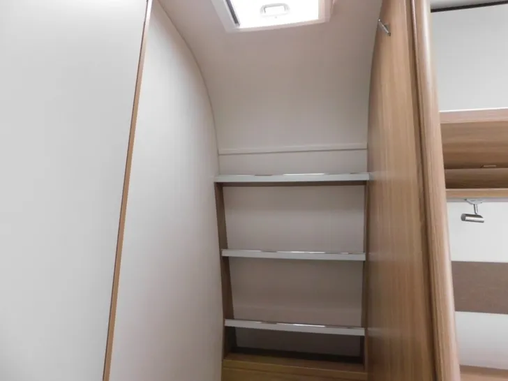 Fahrzeugbild Bürstner Premio 460 TS IC-Line, Klima, Kombidose, 1700KG #16