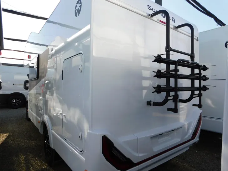 Fahrzeugbild Sunlight A 68 Markise, Radträger, 90L Dieseltank #5