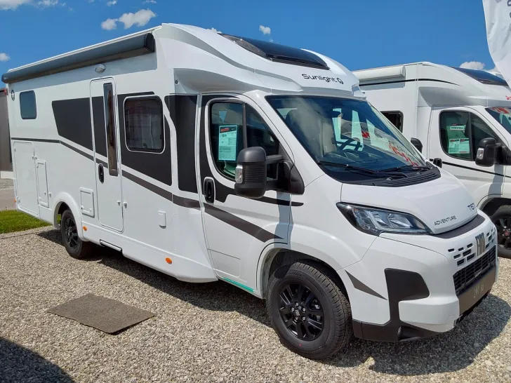 Fahrzeugbild Sunlight Adventure T 67 Hubbett, AWT iso., 450KG Zuladung #1