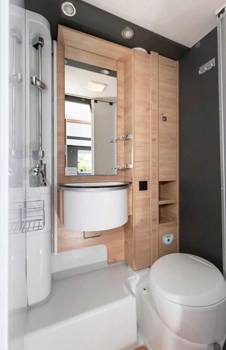 Fahrzeugbild Dethleffs Globebus Camp Active T 4 * 12.376  unter Liste #13