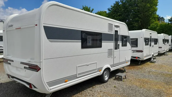 Fahrzeugbild Hobby De Luxe 495 WFB Auflastung 1800 kg #1