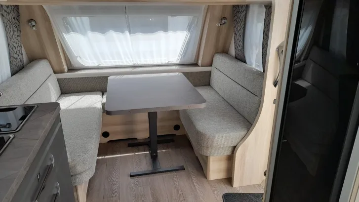 Fahrzeugbild Hobby De Luxe 495 WFB Auflastung 1800 kg #5