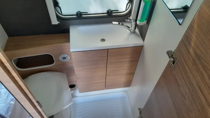 Fahrzeugbild Weinsberg CaraOne 480 QDK HOT Edition Sondermodell #11