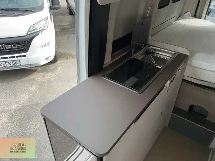 Fahrzeugbild Bürstner Campeo Black Forest C 600 #11