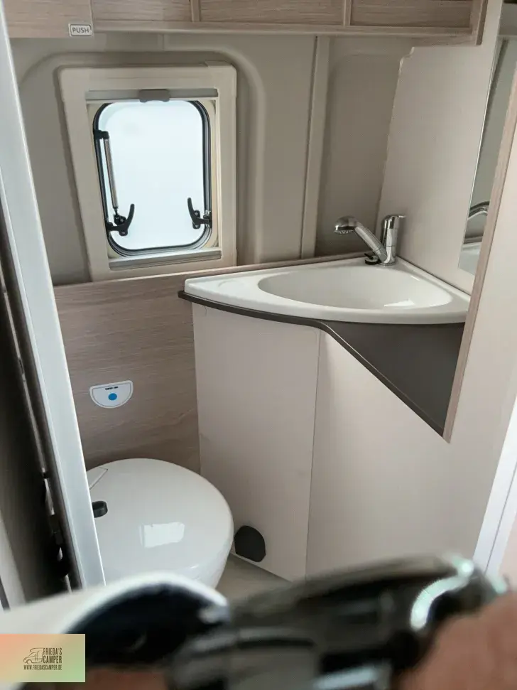 Fahrzeugbild Bürstner Campeo Black Forest C 600 #13