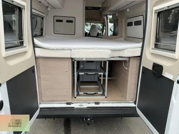 Fahrzeugbild Bürstner Campeo Black Forest C 600 #22