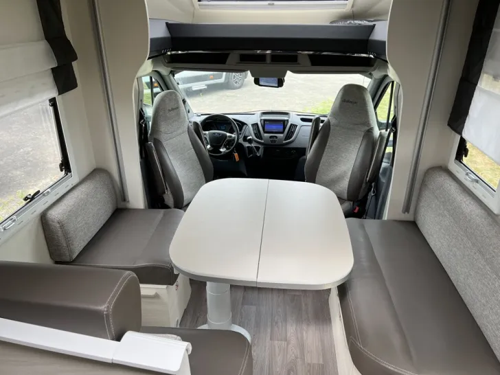 Fahrzeugbild Challenger Mageo 290 #8