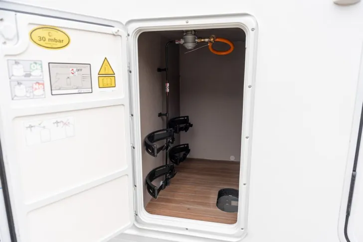 Fahrzeugbild Etrusco T Ford 7.3 SF #17