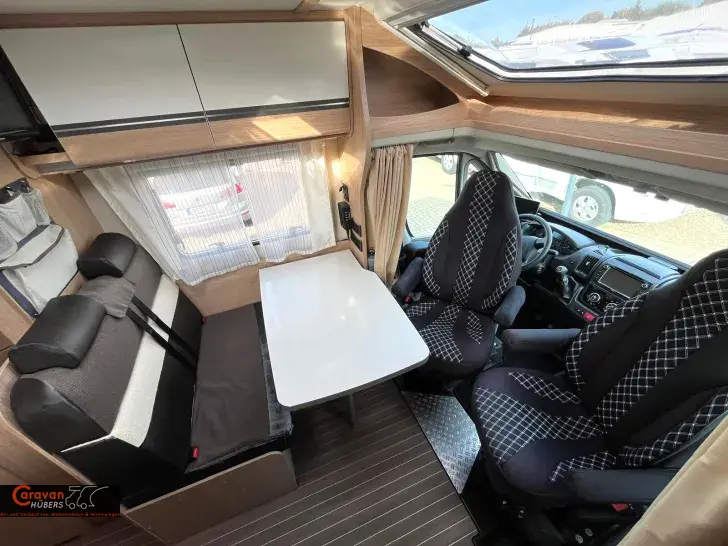 Fahrzeugbild Sunlight T 66 #10