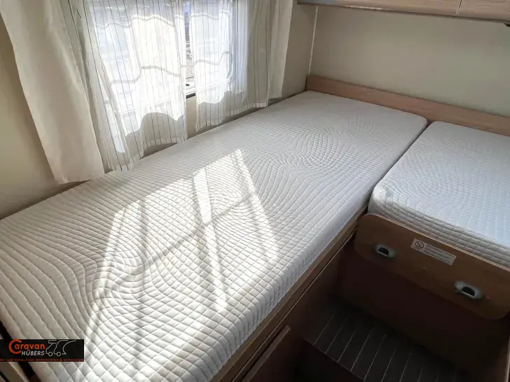 Fahrzeugbild Sunlight T 66 #15