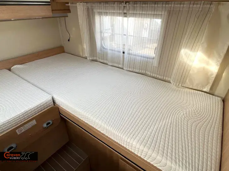 Fahrzeugbild Sunlight T 66 #16