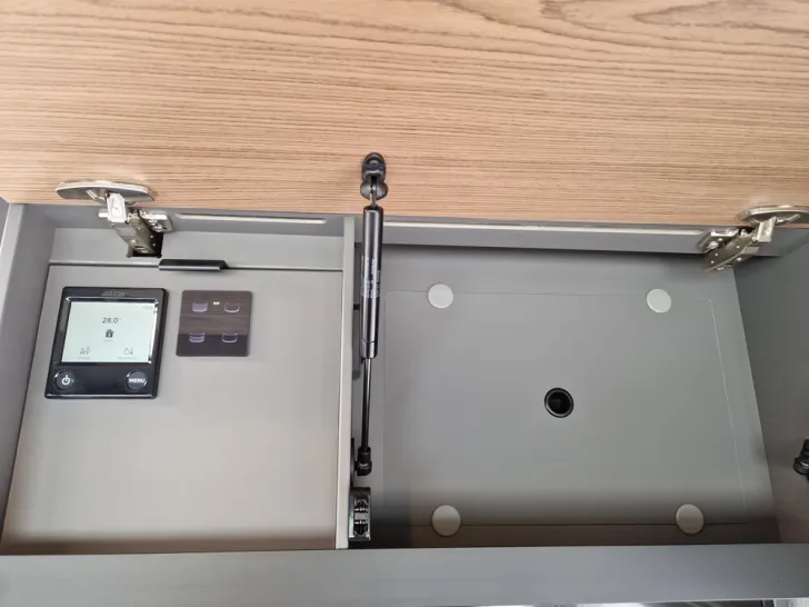 Fahrzeugbild Niesmann + Bischoff iSmove 6.9 E #19