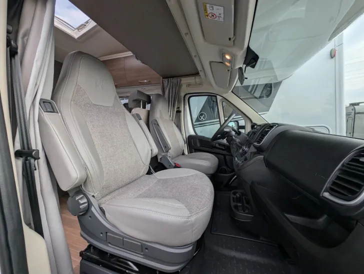 Fahrzeugbild Etrusco A 7300 DB #6