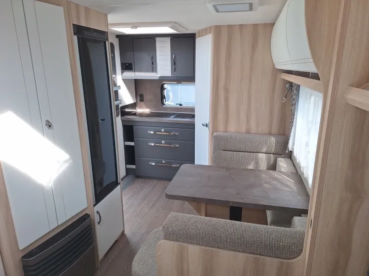 Fahrzeugbild Hobby De Luxe 460 SFf #8