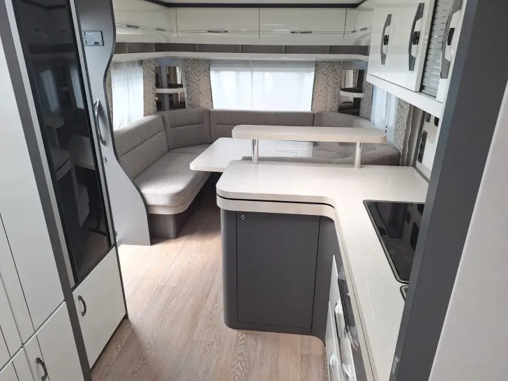 Fahrzeugbild Hobby Excellent 560 CFe Auflastung 2.000 kg #13