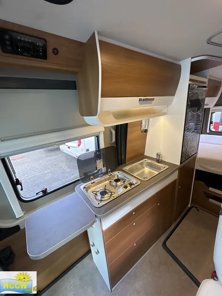 Küchen VanTourer 600 L 165 PS, Aufstelldach