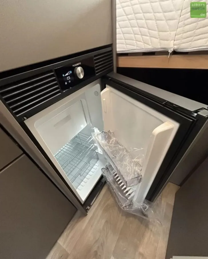 Fahrzeugbild LMC Innovan 590 2-Meter-Bett Markise AHK #18