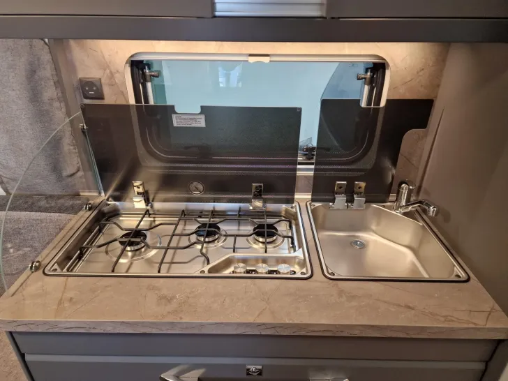 Fahrzeugbild Hobby De Luxe 460 UFe - Sondermodell IC-Line #7