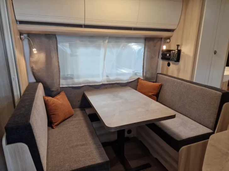 Fahrzeugbild Hobby De Luxe 540 KMFe - IC Line #3