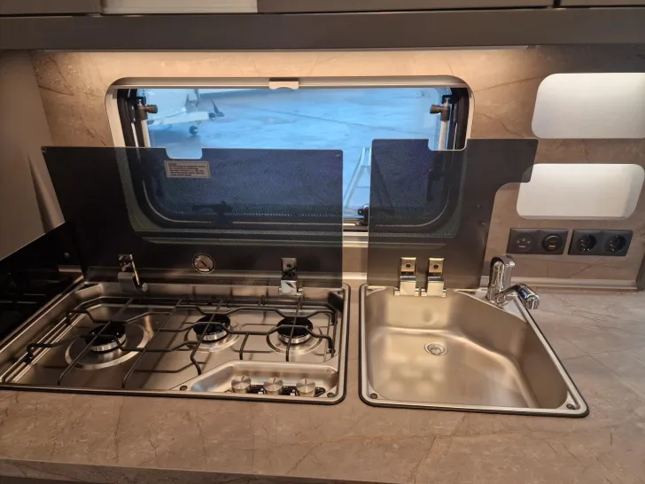 Fahrzeugbild Hobby De Luxe 540 KMFe - IC Line #7