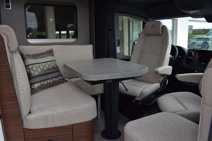 Fahrzeugbild Hymer B-Klasse MC T 680 Mercedes, Automatik, Raumbad #4