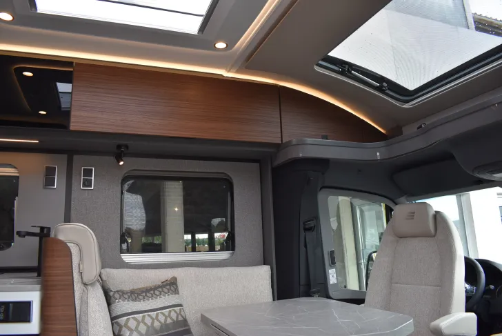 Fahrzeugbild Hymer B-Klasse MC T 680 Mercedes, Automatik, Raumbad #5