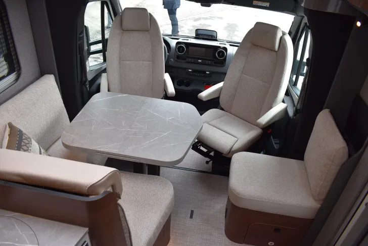 Fahrzeugbild Hymer B-Klasse MC T 680 Mercedes, Automatik, Raumbad #6